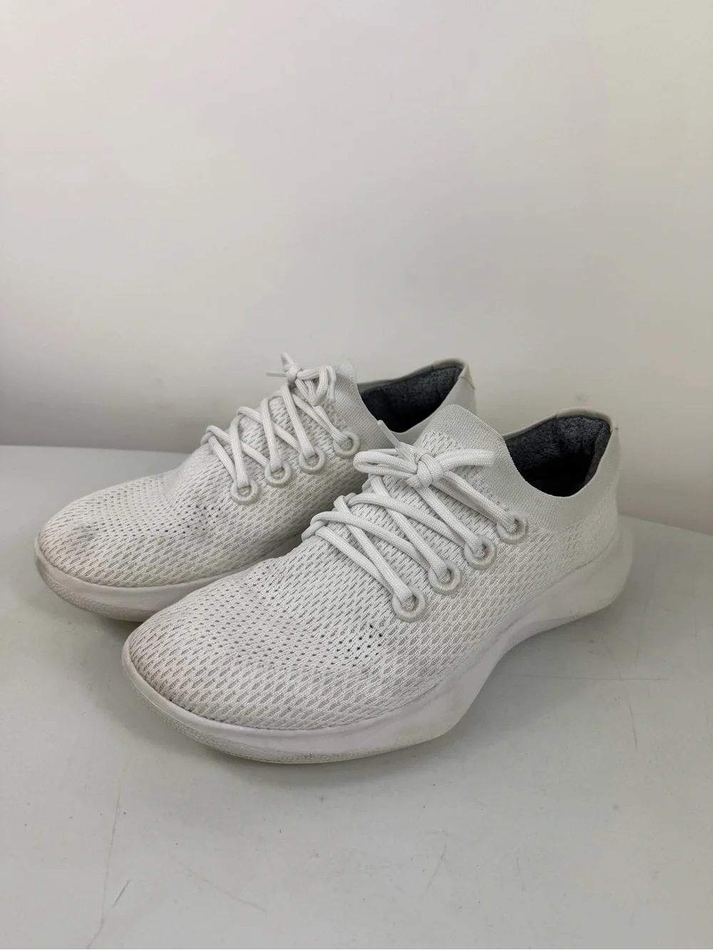 Allbirds Men’s Low Top Knit Lace-Up Athletic Sneakers White Casual Activewear
